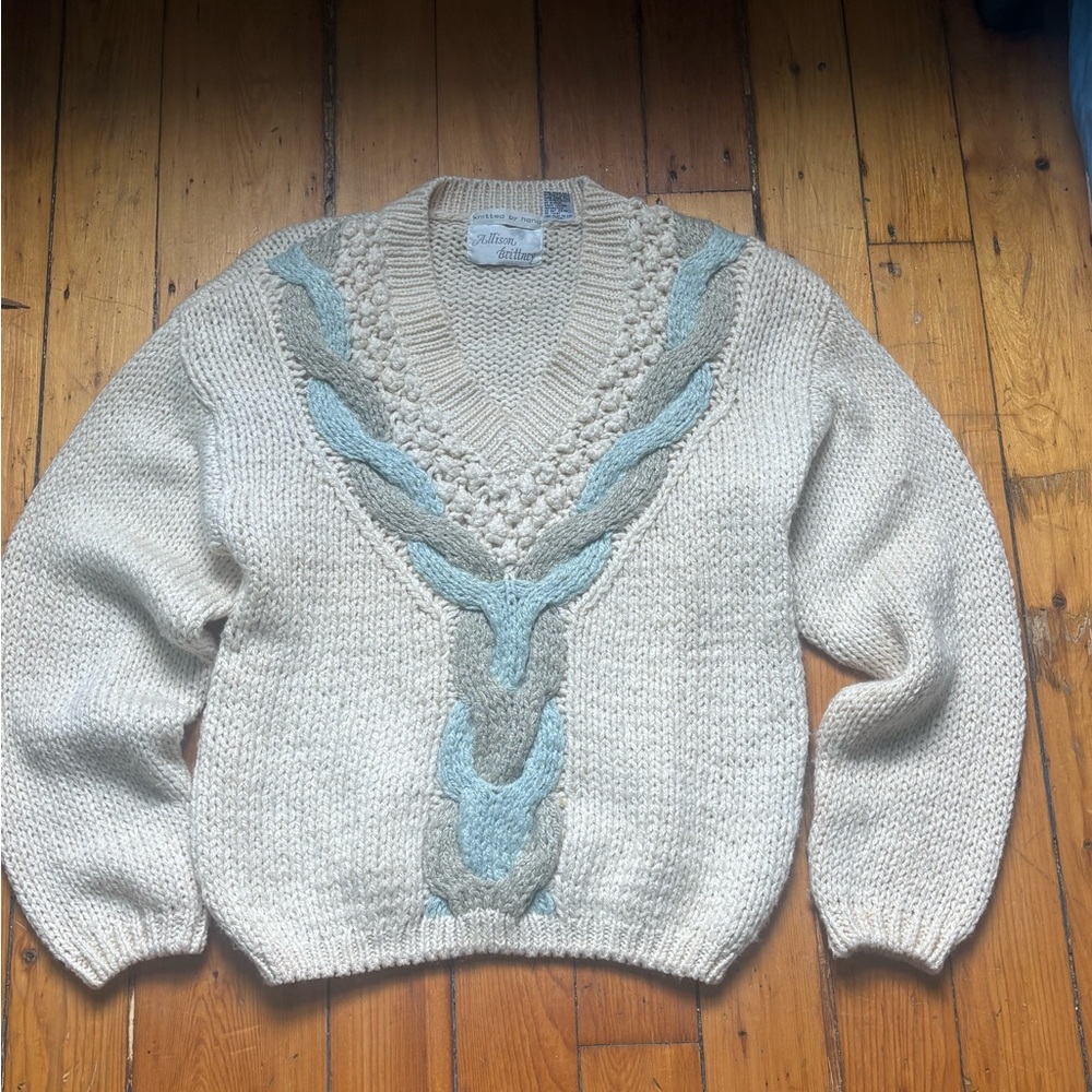 Vintage Women's Cream and Blue Sweater
